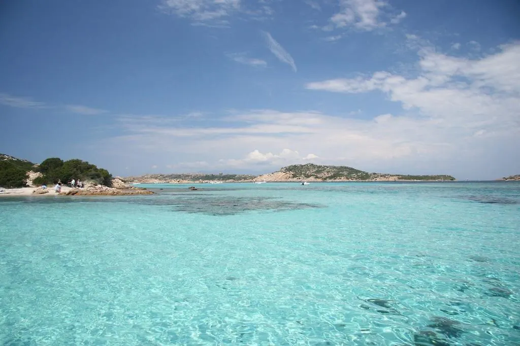 Isola Dei Gabbiani Hotel Barrabisa Holiday home