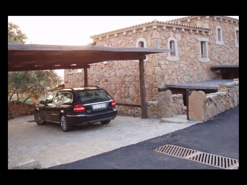 Isola Dei Gabbiani Hotel Barrabisa Holiday home